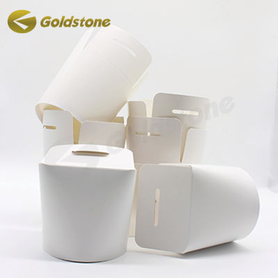 Tazas de papel aisladas para comida para llevar